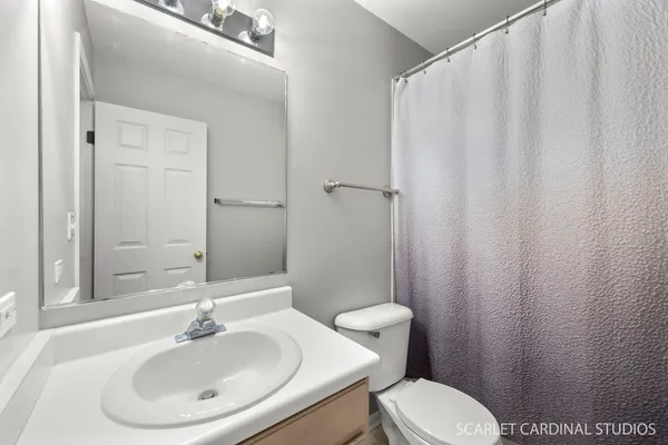 $384,900 | 108 Cambrian Court, Roselle, IL 60172