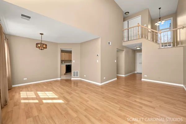 $384,900 | 108 Cambrian Court, Roselle, IL 60172