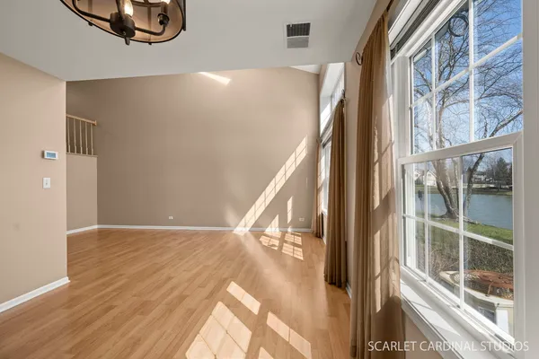$384,900 | 108 Cambrian Court, Roselle, IL 60172