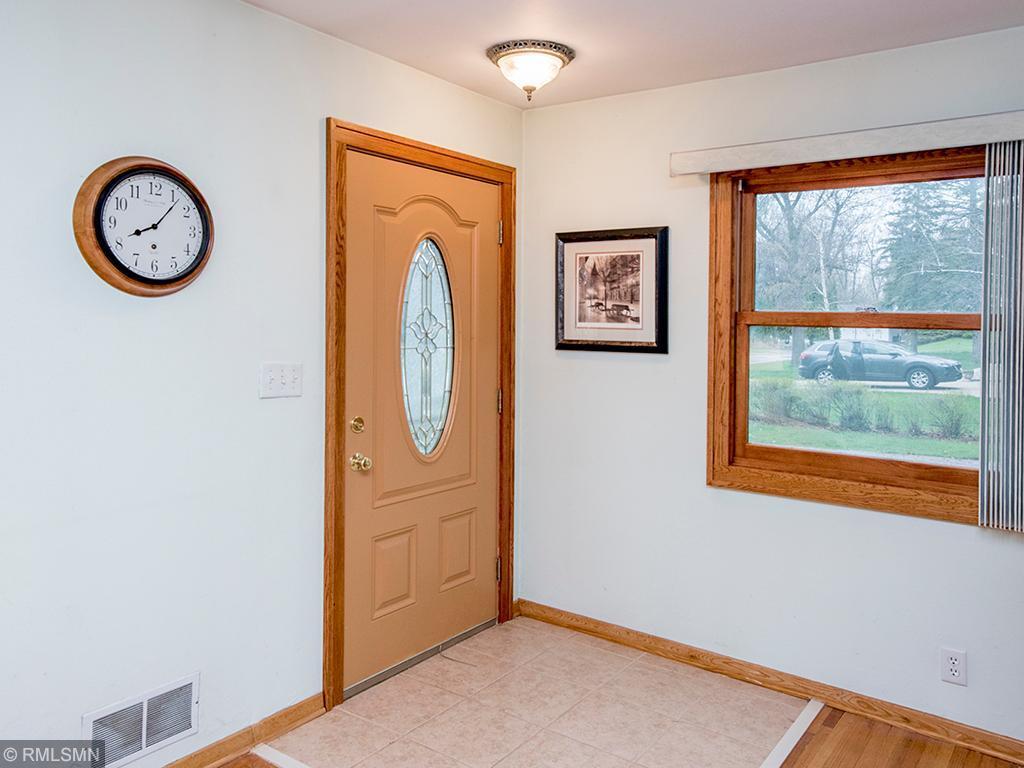 1011 Ruggles Street Roseville, MN 55113 - Photo 15 of 27 Gallery Image 15