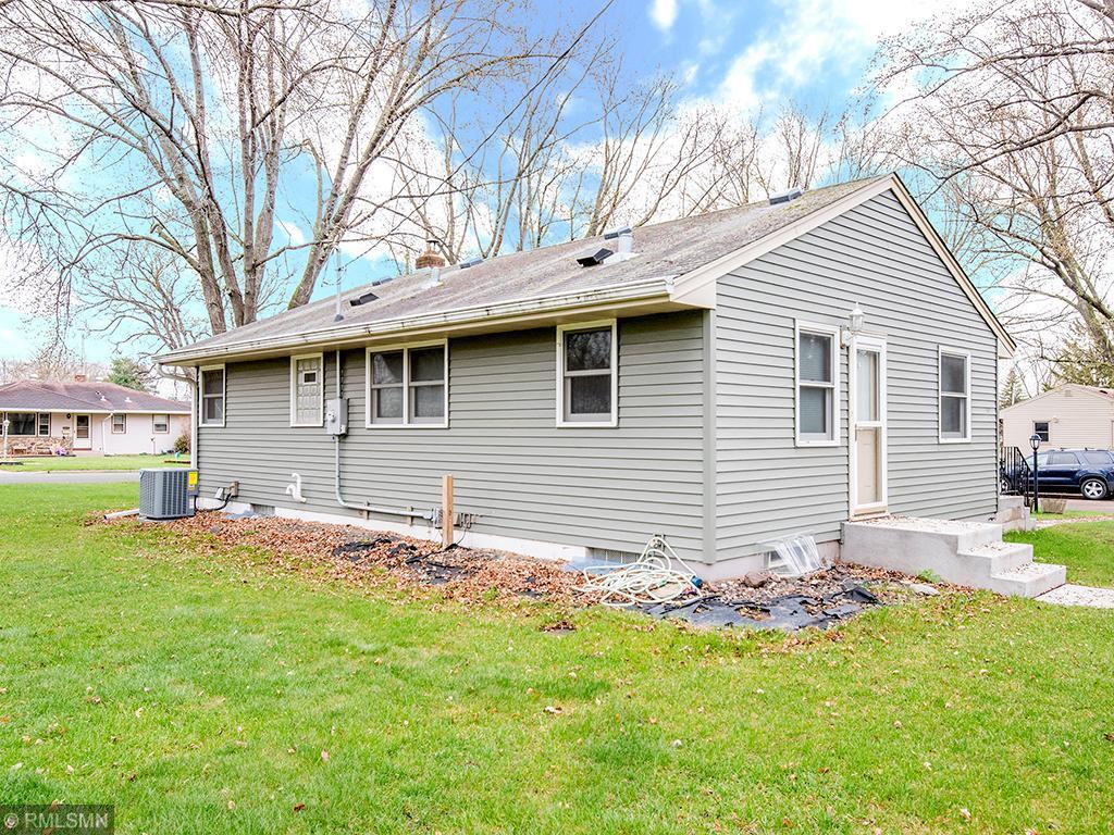 1011 Ruggles Street Roseville, MN 55113 - Photo 23 of 27 Gallery Image 23