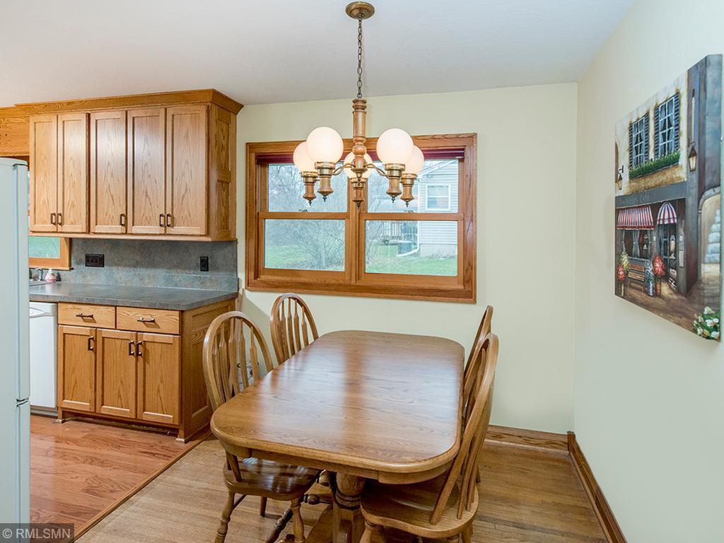 1011 Ruggles Street Roseville, MN 55113 - Photo 8 of 27 Gallery Image 8