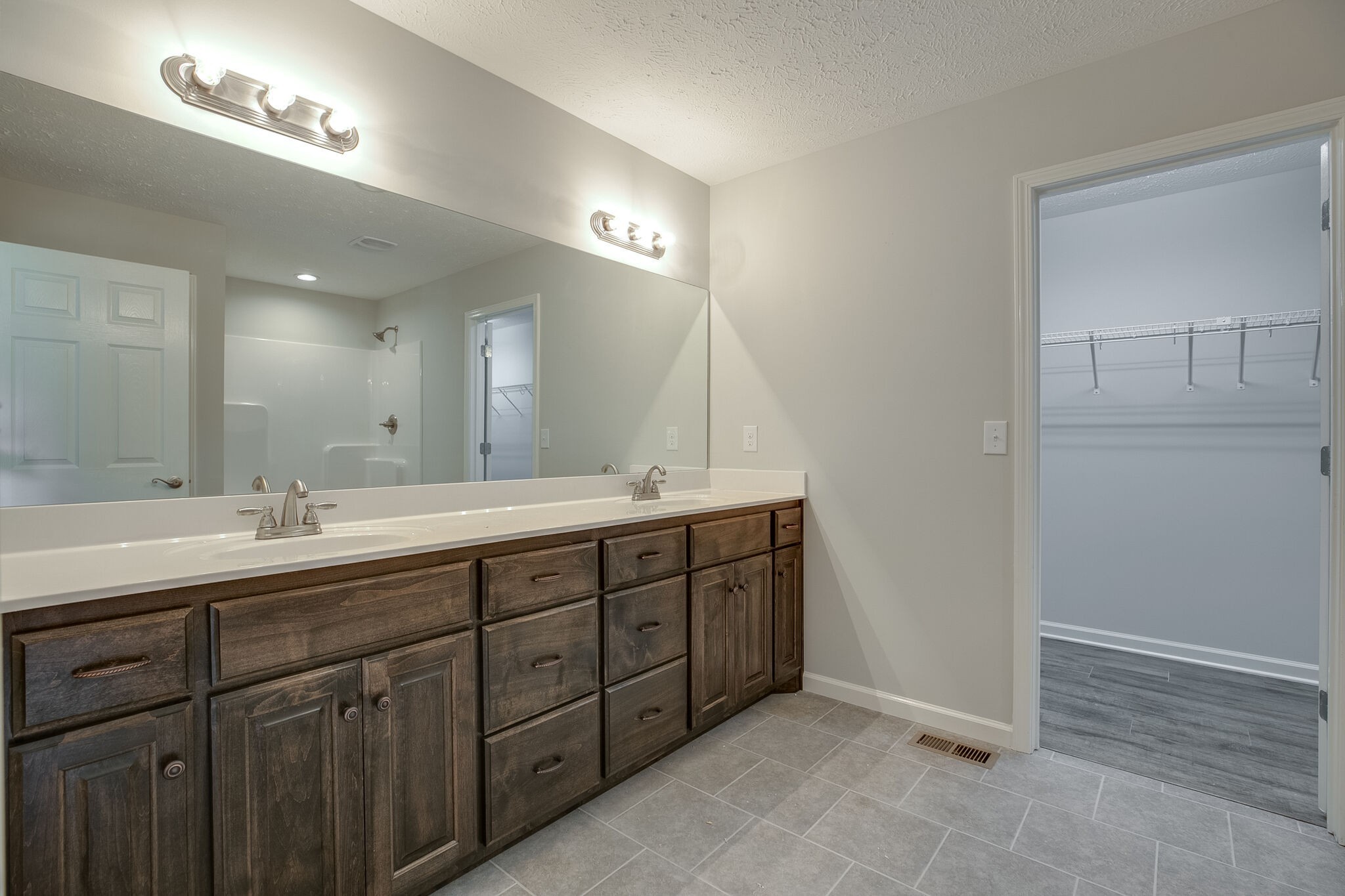 713 Jarrell Road Manchester, TN 37355 - Photo 18 of 25 a bathroom with double sink and a mirror