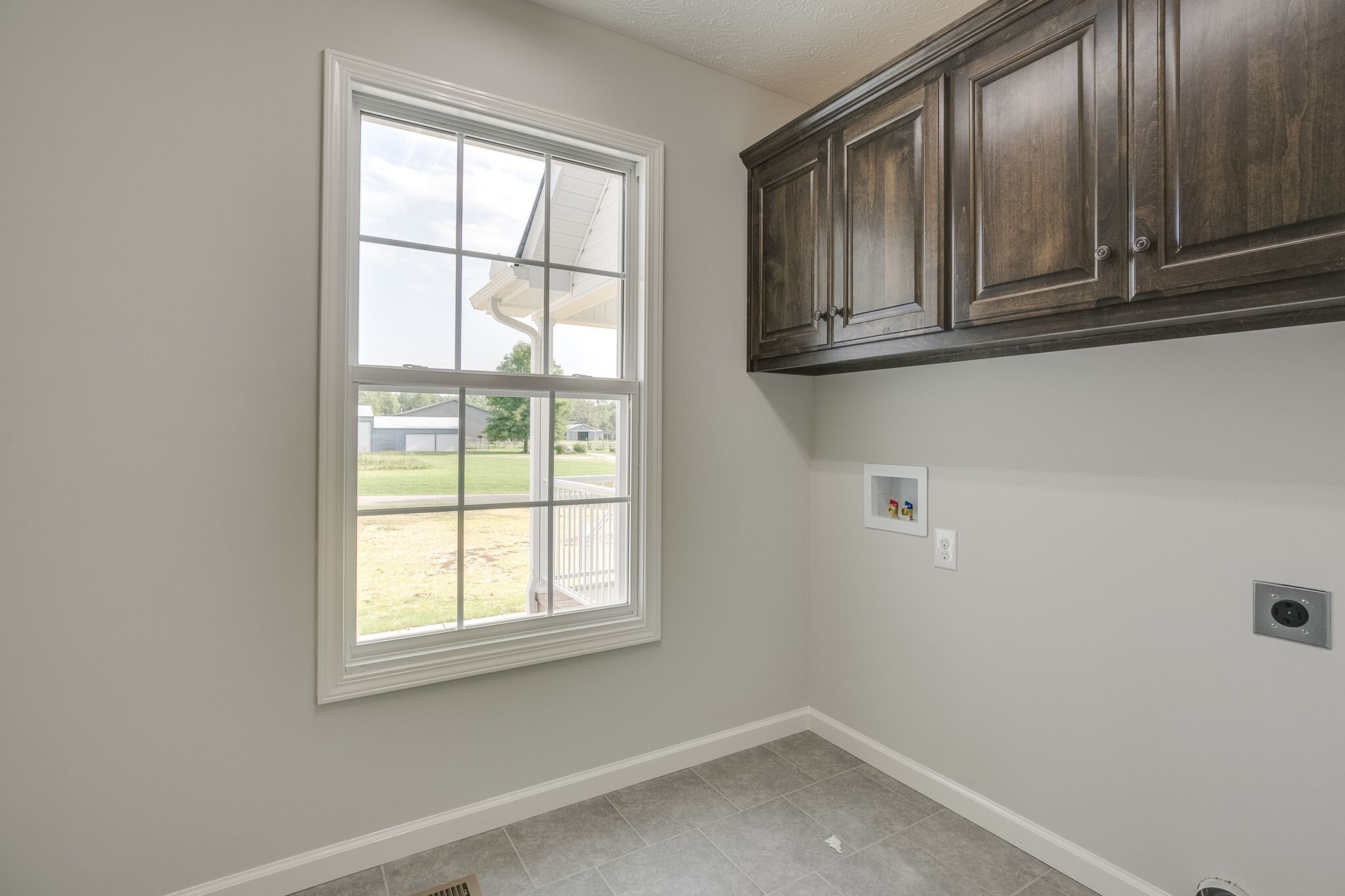 713 Jarrell Road Manchester, TN 37355 - Photo 20 of 25 a view of a window in a room