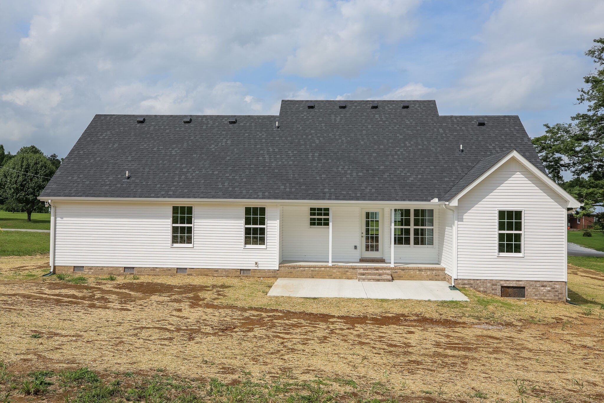 713 Jarrell Road Manchester, TN 37355 - Photo 24 of 25 front view of a house with a yard