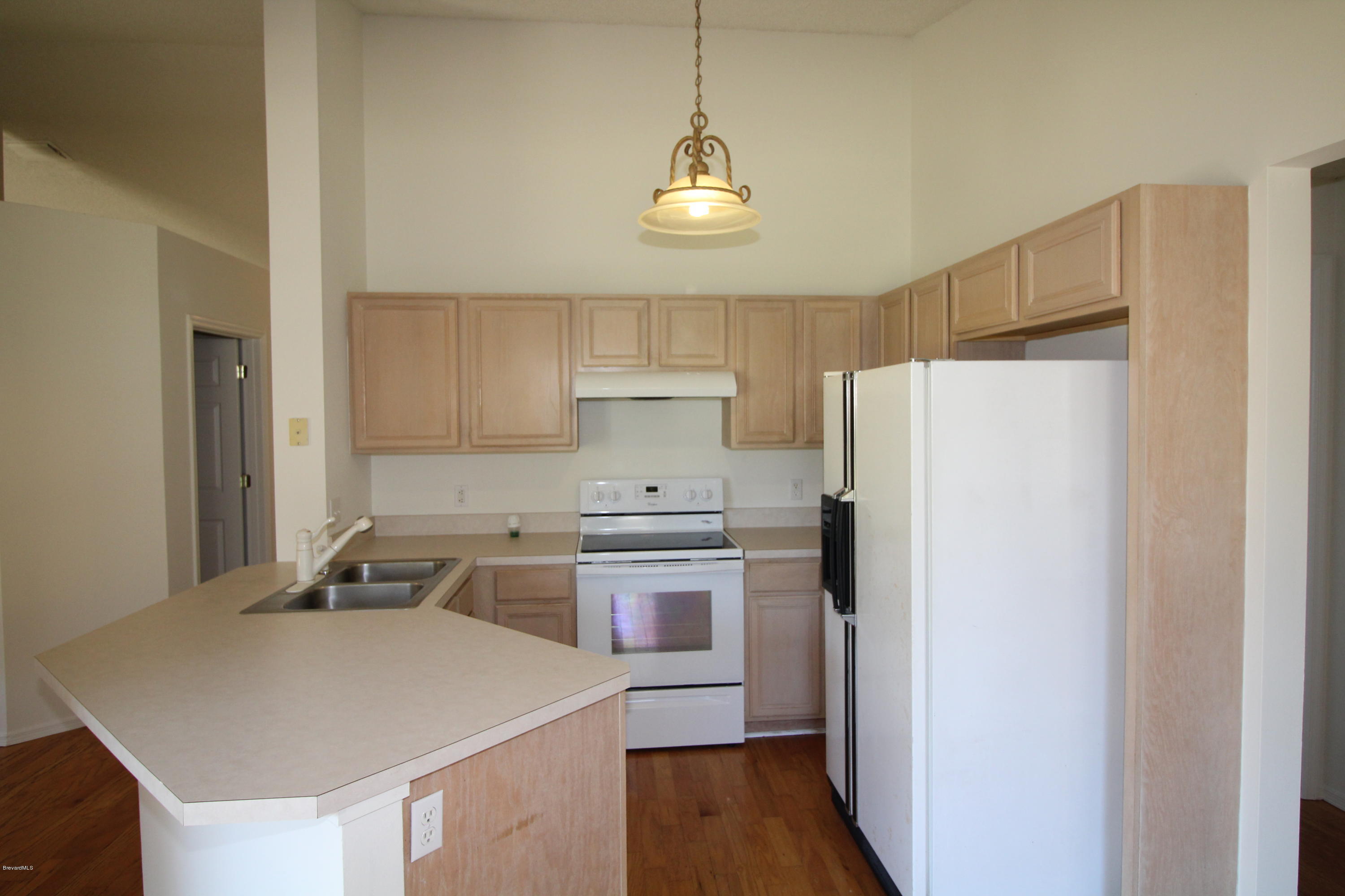 1940 Blue Ridge Avenue Melbourne, FL 32935 - Photo 4 of 12 kitchen