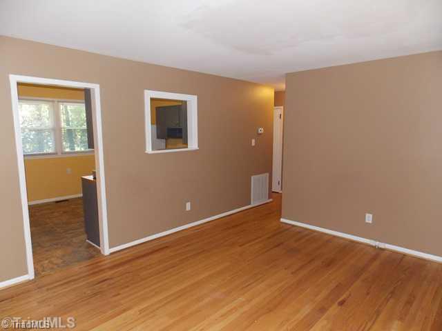 505 Edney Ridge Road Greensboro, NC 27408 - Photo 3 of 15 Living Room.