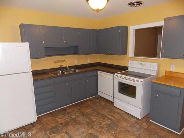 505 Edney Ridge Road Greensboro, NC 27408 - Photo 6 of 15 Kitchen.