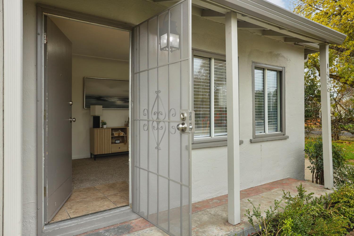 1436 Teresa Street Modesto, CA 95350 - Photo 7 of 32 a view of a bathroom