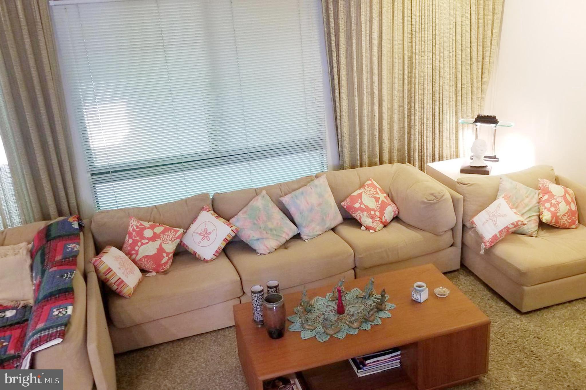 11671 Newbridge Court Reston, VA 20191 - Photo 17 of 36 Living Room