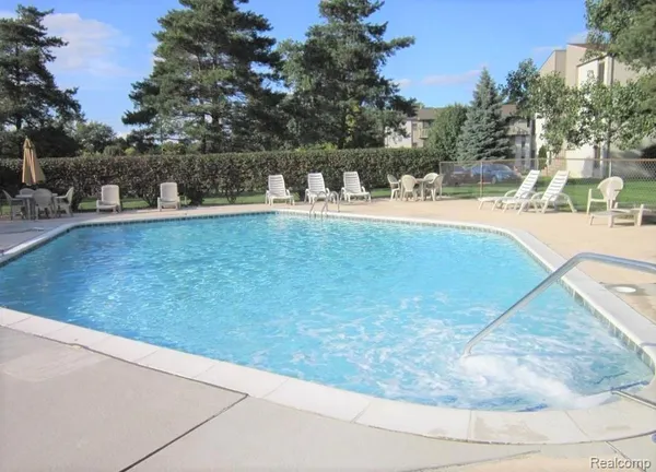 $1,100 | 31993 West 12 Mile Road, Unit 311, Farmington Hills, MI 48334