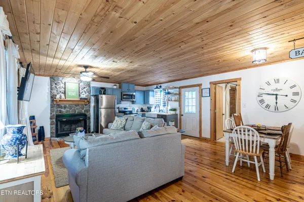 $356,000 | 822 Christy Lane, Townsend, TN 37882