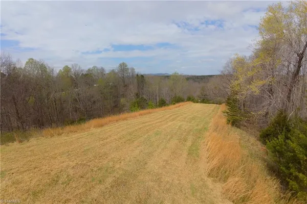 $775,000 | 1746 Blackwell Road, Walnut Cove, NC 27052