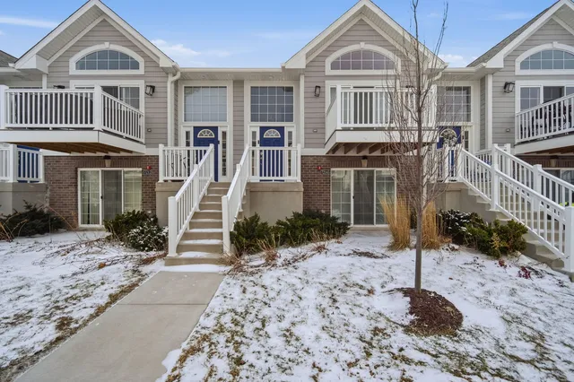 $419,000 | 7214 Farmstead Lane, Hanover Park, IL 60133