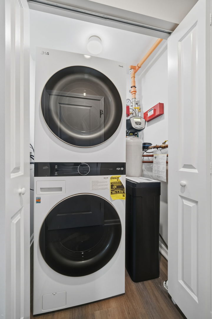 7214 Farmstead Lane Hanover Park, IL 60133 - Photo 21 of 30 a utility room with dryer and washer
