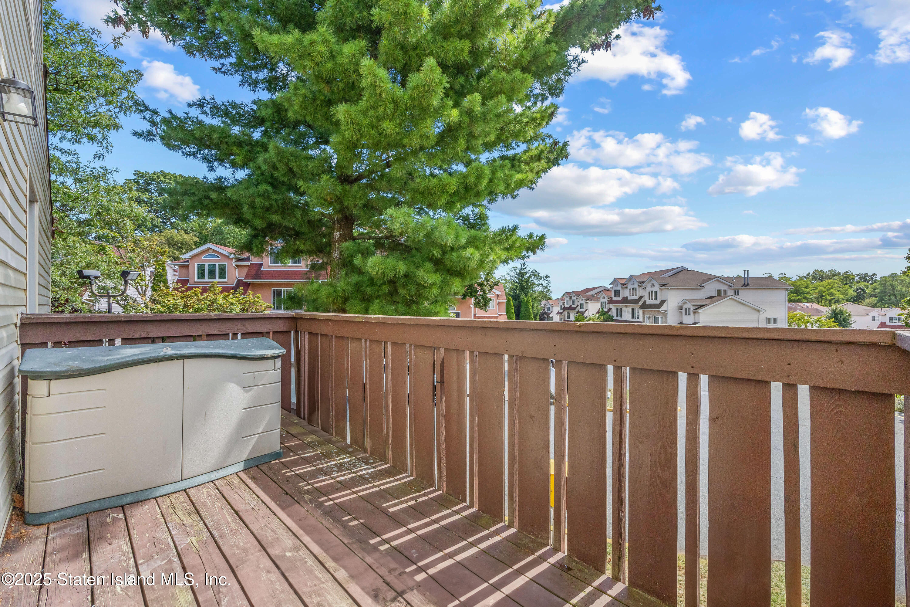52 Timber Ridge Drive Staten Island, NY 10306 - Photo 21 of 32 1-19