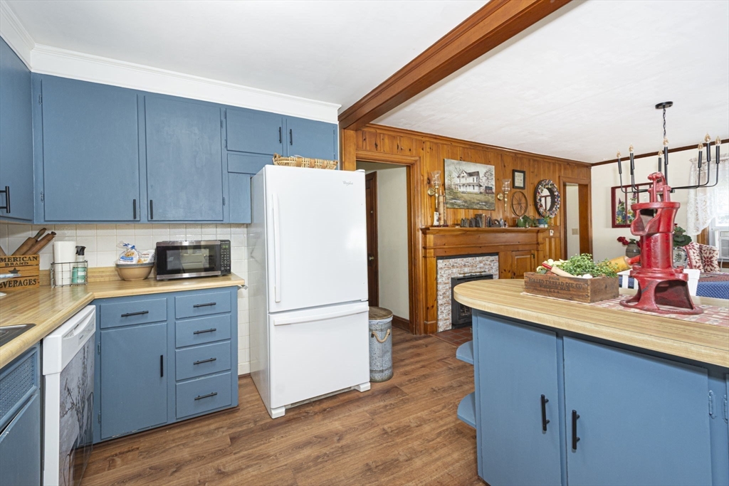 11 Myrtle Road Gardner, MA 01440 - Photo 3 of 33 Gallery Image 3