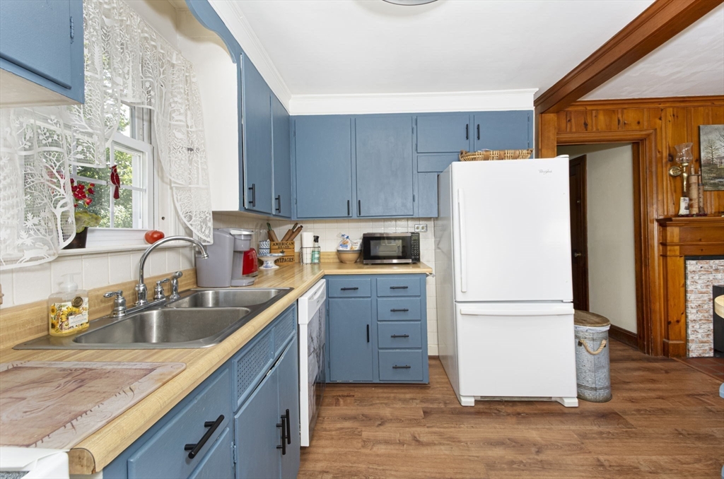 11 Myrtle Road Gardner, MA 01440 - Photo 5 of 33 Gallery Image 5