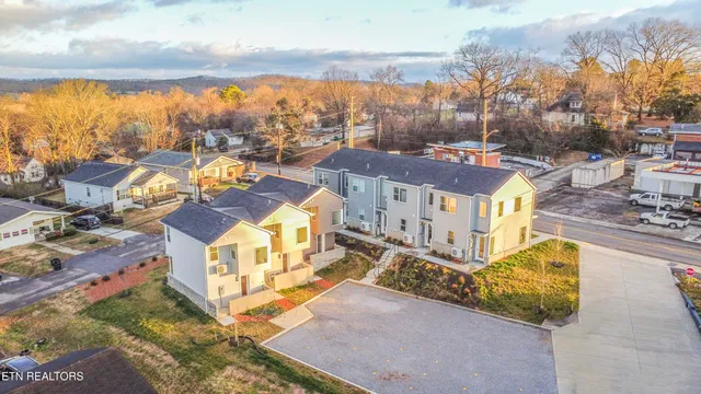 $274,900 | 2330 Money Place Northeast, Knoxville, TN 37917