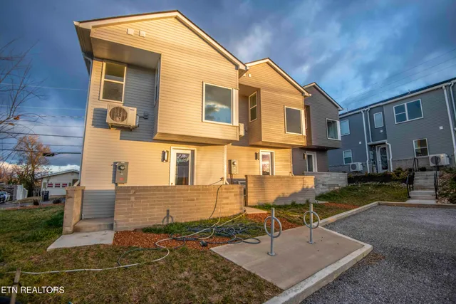 $274,900 | 2330 Money Place Northeast, Knoxville, TN 37917