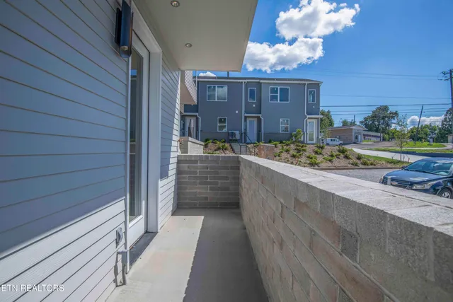 $274,900 | 2330 Money Place Northeast, Knoxville, TN 37917