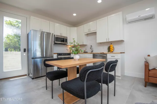 $274,900 | 2330 Money Place Northeast, Knoxville, TN 37917