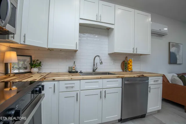 $274,900 | 2330 Money Place Northeast, Knoxville, TN 37917