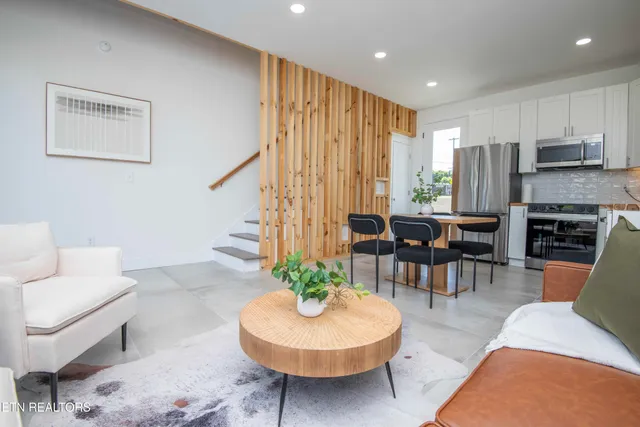 $274,900 | 2330 Money Place Northeast, Knoxville, TN 37917