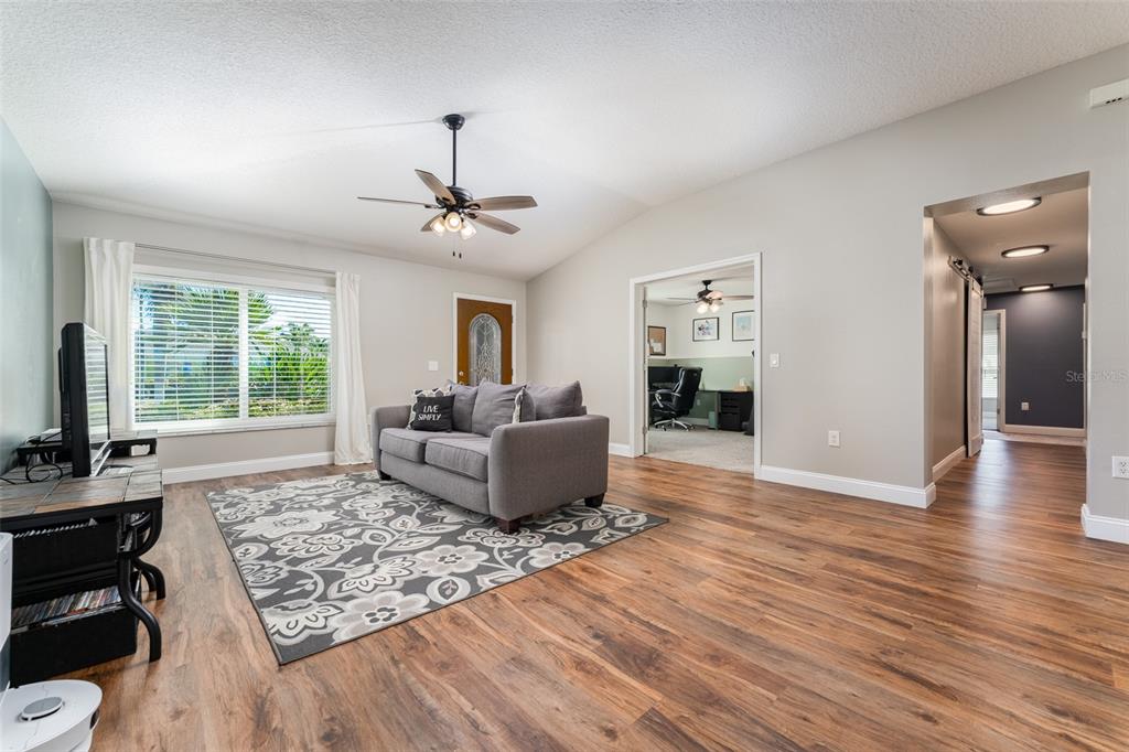5431 Sandy Shell Drive Apollo Beach, FL 33572 - Photo 16 of 65