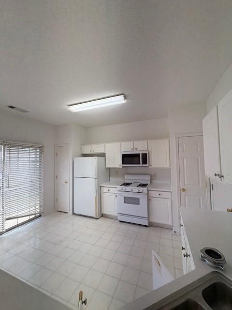 1693 Woodsford Road Kennesaw, GA 30152 - Photo 5 of 26