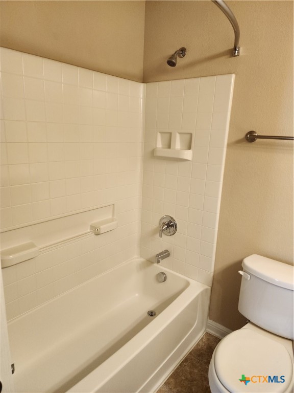 330 Trestle Tree, Unit 22 San Marcos, TX 78666 - Photo 27 of 33 a bathroom with a toilet and a bathtub