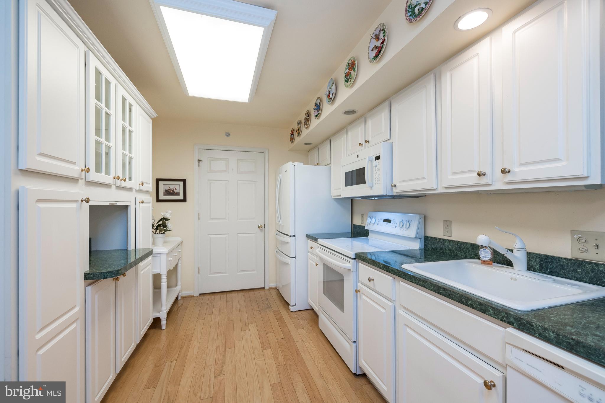 453 Brandon Road Eagleville, PA 19403 - Photo 7 of 36 Beautifully maintained kitchen
