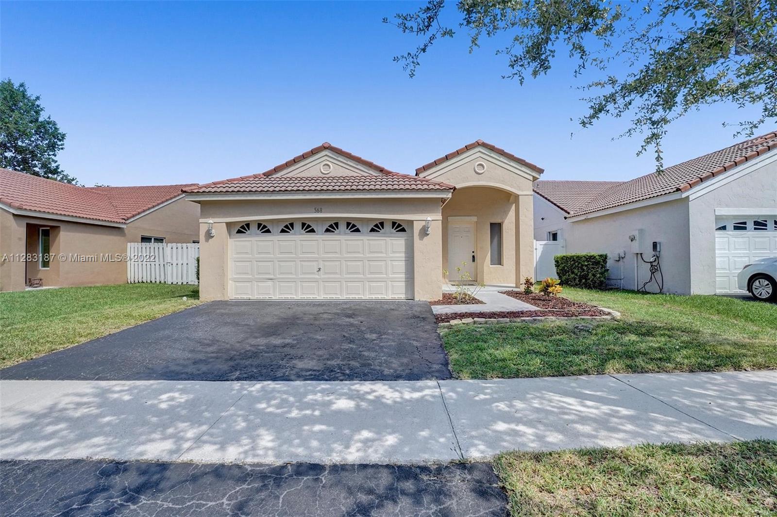568 Talavera Road Weston, FL 33326 - Photo 2 of 51