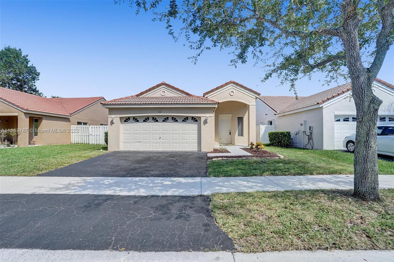 568 Talavera Road Weston, FL 33326 - Photo 5 of 51