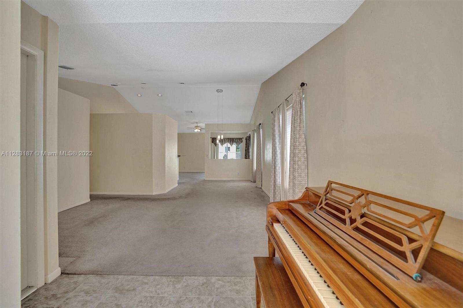 568 Talavera Road Weston, FL 33326 - Photo 7 of 51