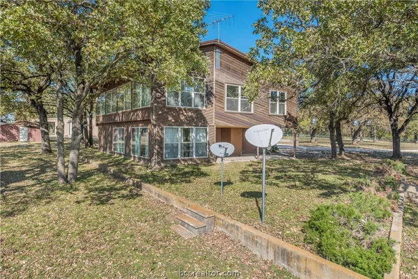 $2,495 | 10654 West Highway 79, Hearne, TX 77859