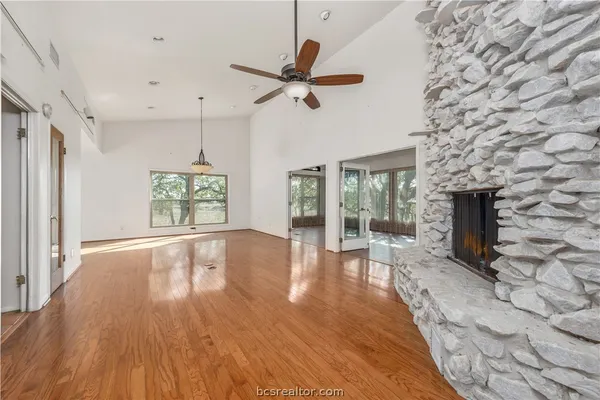 $2,495 | 10654 West Highway 79, Hearne, TX 77859