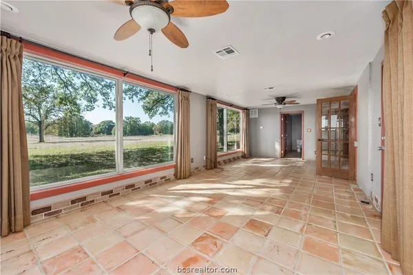 $2,495 | 10654 West Highway 79, Hearne, TX 77859