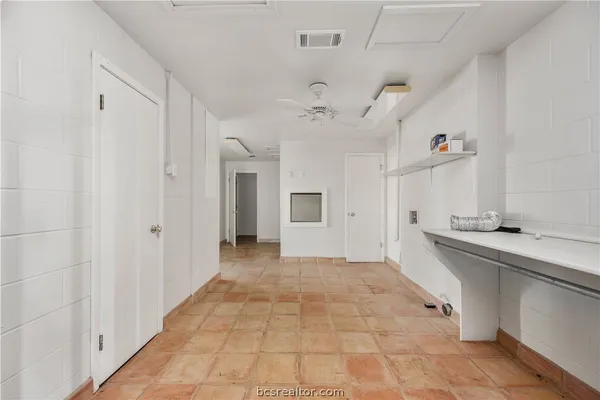 $2,495 | 10654 West Highway 79, Hearne, TX 77859