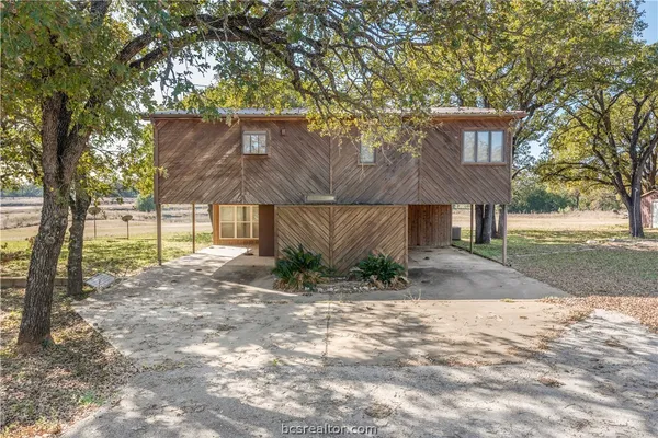 $2,495 | 10654 West Highway 79, Hearne, TX 77859