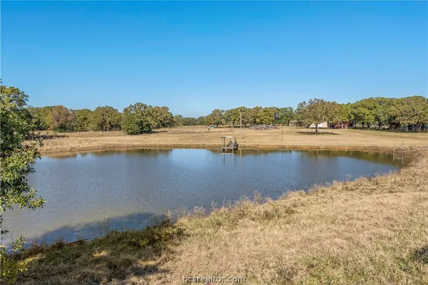 $2,495 | 10654 West Highway 79, Hearne, TX 77859