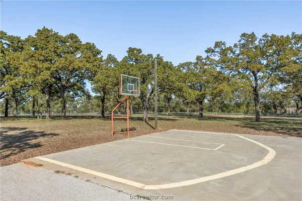 $2,495 | 10654 West Highway 79, Hearne, TX 77859