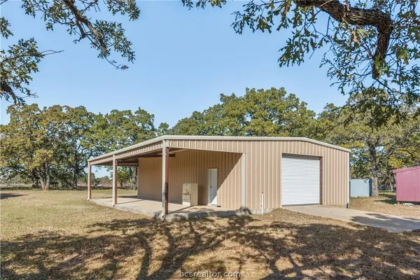 $2,495 | 10654 West Highway 79, Hearne, TX 77859