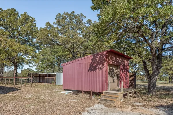 $2,495 | 10654 West Highway 79, Hearne, TX 77859