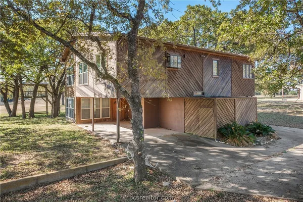 $2,495 | 10654 West Highway 79, Hearne, TX 77859