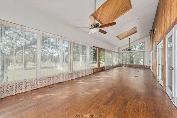 $2,495 | 10654 West Highway 79, Hearne, TX 77859