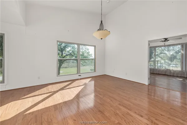 $2,495 | 10654 West Highway 79, Hearne, TX 77859