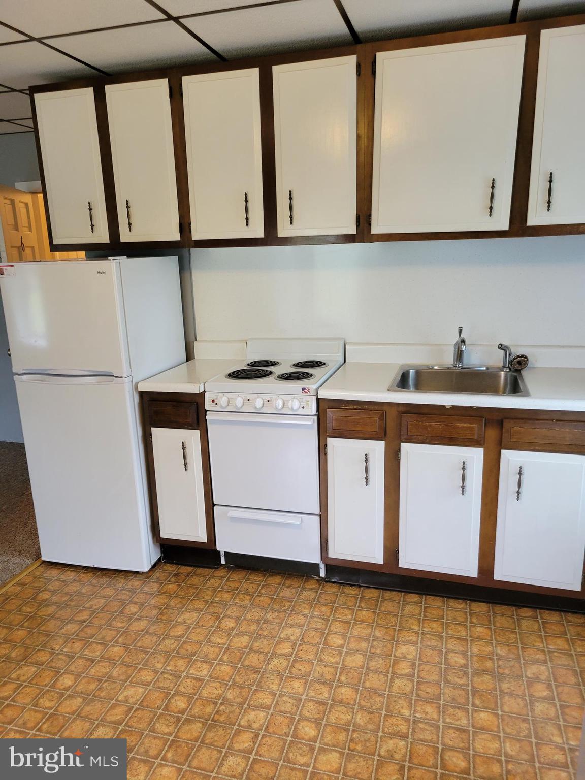 409 Country Club Road, Unit 6 Royersford, PA 19468 - Photo 2 of 7 Kitchen
