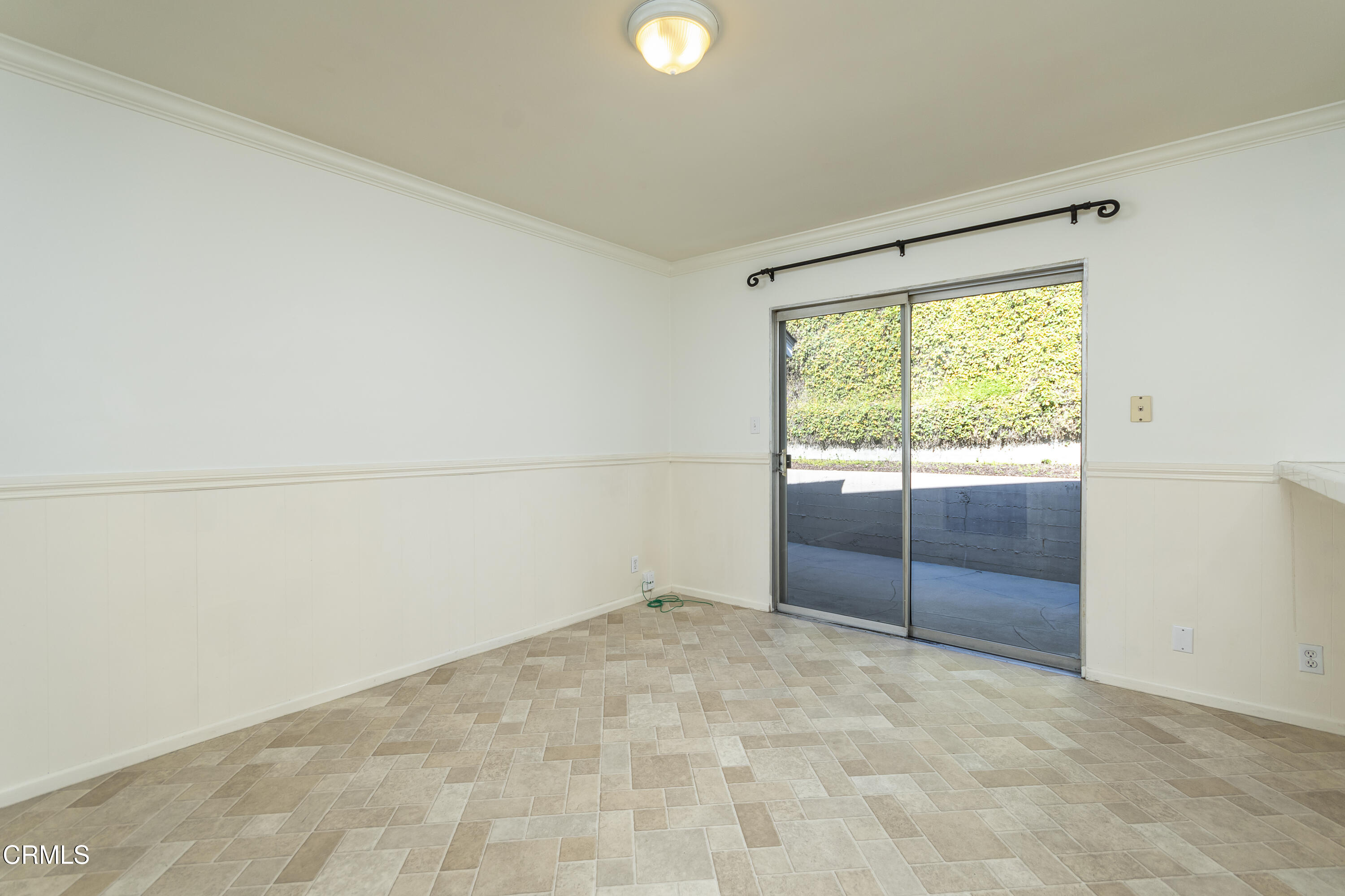3021 Ashwin Drive, Unit B La Crescenta, CA 91214 - Photo 10 of 20 an empty room with sliding glass door
