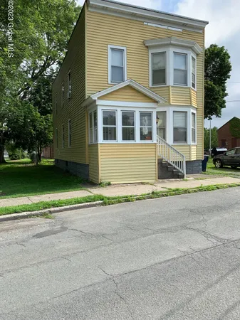 $1,500 | 113 15th Street, Unit 1, Watervliet, NY 12189